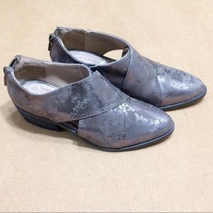 Women’s alpaca cutout comfort ankle booties